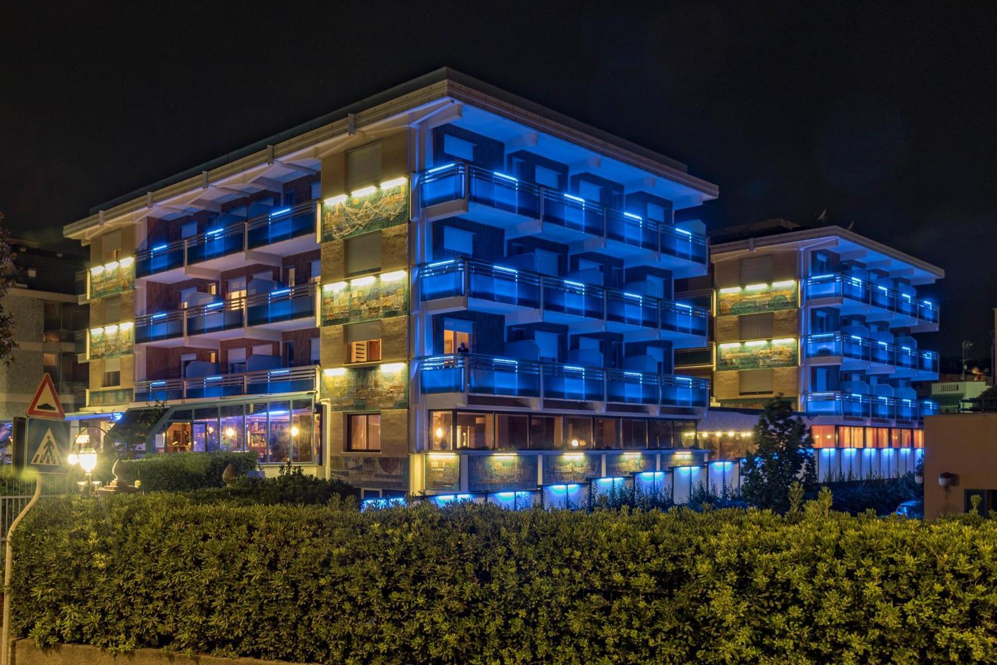 Hotel Garden Lido Loano Buitenkant foto