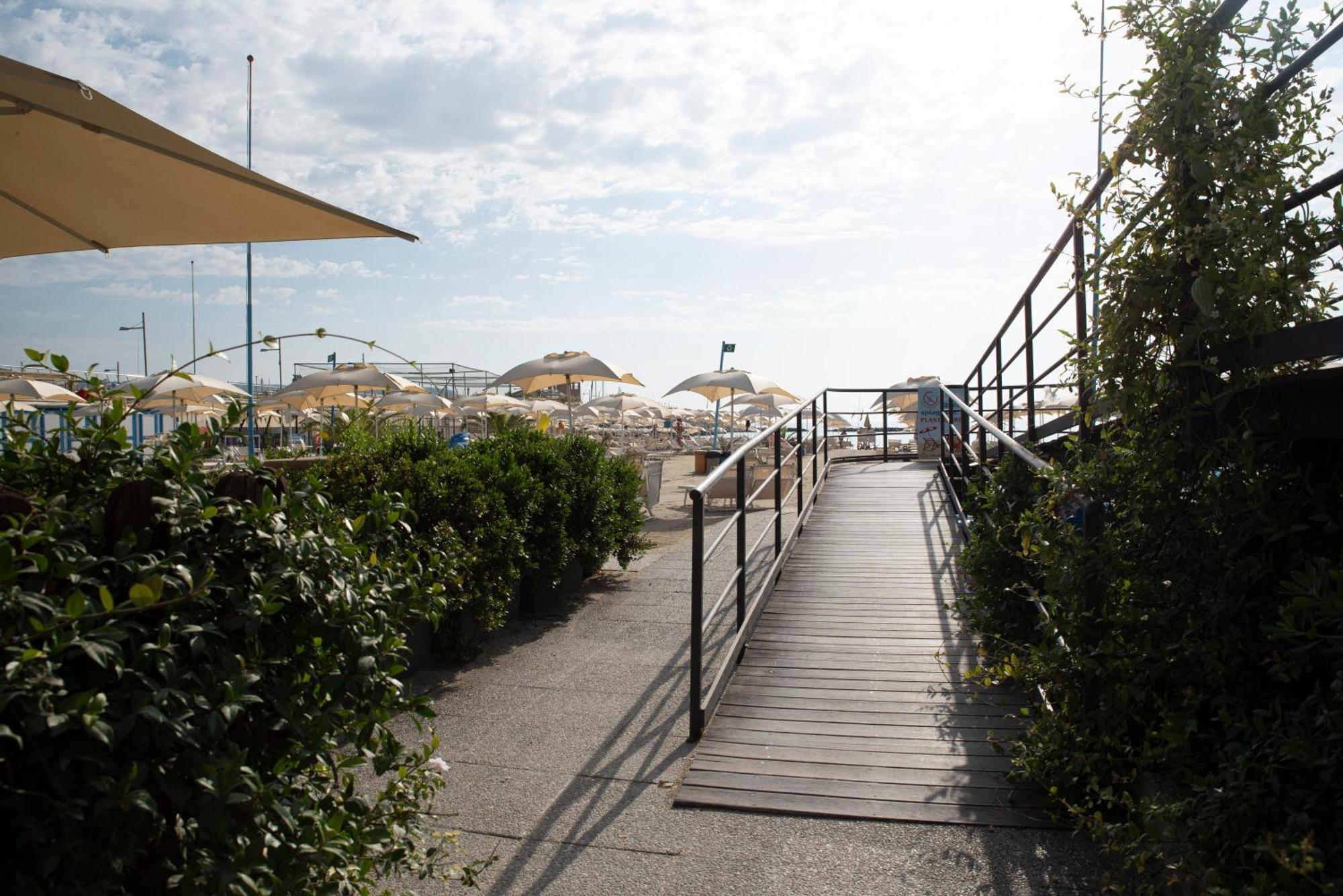 Hotel Garden Lido Loano Buitenkant foto